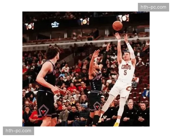 从领先18分到被逆转:通讯揭露骑士不敌公牛一战中,加兰与米切尔球权分配的微妙时刻。 从领先18分到被逆转:通讯揭露骑士不敌公牛一战中,加兰与米切尔球权分配的微妙时刻。